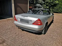 Silber Gebraucht 1999 Mercedes SLK230 Cabrio | 1.200 €