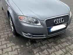 Grau Gebraucht 2005 Audi A4 Limousine | 3.200 € (Fairer Preis)