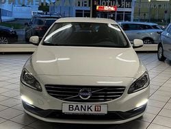 Weiß Gebraucht 2014 Volvo V60 Kinetic Kombi | 10.990 € (Guter Preis)