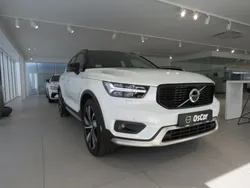 Weiß Gebraucht 2021 Volvo XC40 R-Design SUV | 30.970 € (Fairer Preis)