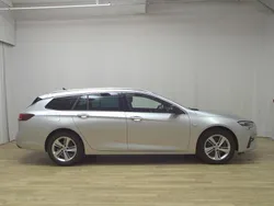 Silber Gebraucht 2022 Opel Insignia Business Kombi | 13.880 € (Superpreis)