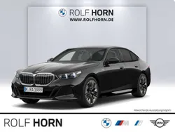 Saphirschwarz metallic Gebraucht 2024 BMW 520 M Sport Limousine | 53.530 € (Fairer Preis)