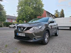 Braun Gebraucht 2015 Nissan Qashqai Acenta SUV | 7.900 € (Fairer Preis)
