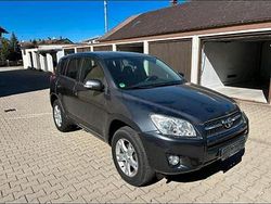 Grau Gebraucht 2010 Toyota RAV4 SUV | 9.500 € (Etwas zu teuer)