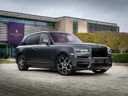 Grau Gebraucht 2024 Rolls Royce Cullinan SUV | 422.450 €