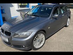 Grau Gebraucht 2012 BMW 320 Kombi | 5.490 € (Superpreis)