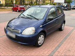 Blau Gebraucht 2002 Toyota Yaris Kleinwagen | 3.450 €