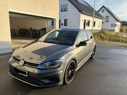 Grau Gebraucht 2017 VW Golf R Limousine | 22.990 € (Fairer Preis)