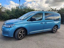 Blau Gebraucht 2023 VW Caddy Maxi Style Van / Kleinbus | 31.490 € (Guter Preis)