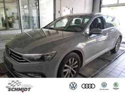 Grau Gebraucht 2022 VW Passat Business Kombi | 19.770 € (Fairer Preis)