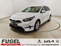 Weiß Gebraucht 2023 Kia Ceed Sportswagon Play Kombi | 17.499 € (Fairer Preis)