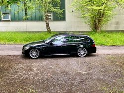 Schwarz Gebraucht 2007 BMW 330 Shadowline Kombi | 19.999 €
