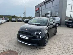 Schwarz Neu 2024 Abarth 500e Kleinwagen | 35.980 € (Guter Preis)