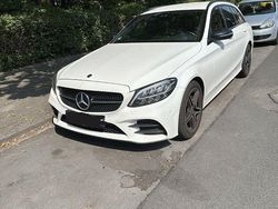 Weiß Gebraucht 2019 Mercedes C200 AMG line Limousine | 17.100 € (Etwas zu teuer)