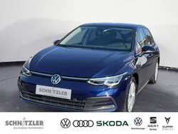 Blau Gebraucht 2021 VW Golf VIII Style Limousine | 24.950 € (Guter Preis)