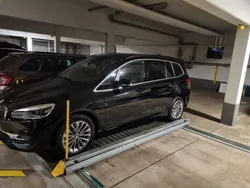 Schwarz Gebraucht 2021 BMW 218 Gran Tourer Luxury Line Van / Kleinbus | 23.900 € (Fairer Preis)
