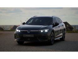 Grenadillschwarz metallic (metallic) Gebraucht 2025 VW Passat R-line Kombi | 41.880 € (Superpreis)