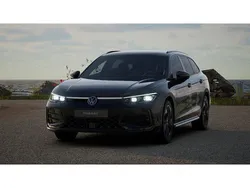 Grenadillschwarz metallic (metallic) Gebraucht 2025 VW Passat R-line Kombi | 41.990 € (Superpreis)
