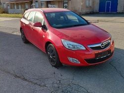 Rot Gebraucht 2011 Opel Astra Design Edition Kombi | 1.500 € (Superpreis)
