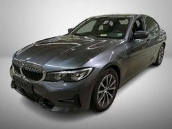Grey metallic Gebraucht 2020 BMW 320 Sport Line Limousine | 31.749 € (Fairer Preis)