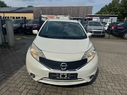 Weiß Gebraucht 2016 Nissan Note Acenta+ Van / Kleinbus | 3.999 € (Fairer Preis)