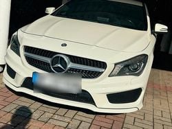 Weiß Gebraucht 2016 Mercedes CLA200 Kombi | 15.800 €