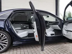 Blau Gebraucht 2023 Audi A8L Exclusive Limousine | 85.800 € (Etwas zu teuer)