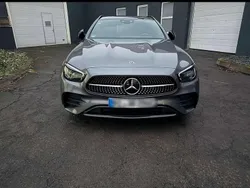 Grau Gebraucht 2021 Mercedes E300 Avantgarde Kombi | 31.800 € (Fairer Preis)