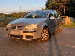 Silber Gebraucht 2004 VW Golf V Limousine | 2.999 € (Teuer)