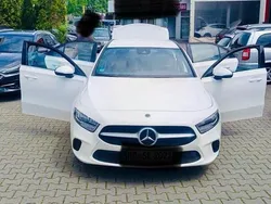 Weiß Gebraucht 2020 Mercedes A180 Limousine | 26.500 €