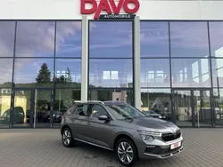 Graphitegrau metallic Gebraucht 2024 Skoda Kamiq Selection SUV | 24.491 € (Fairer Preis)