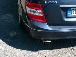 Blau Gebraucht 2010 Mercedes 220 Kombi | 2.300 €