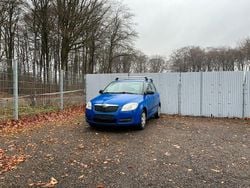 Blau Gebraucht 2009 Skoda Fabia Limousine | 850 € (Superpreis)