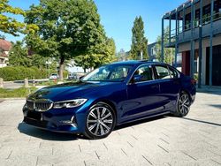 Blau Gebraucht 2019 BMW 320 Luxury Line Limousine | 28.600 € (Etwas zu teuer)