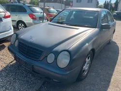 Grau Gebraucht 2002 Mercedes E200 Classic Limousine | 950 € (Guter Preis)