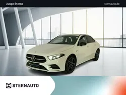 Digitalweiß Gebraucht 2021 Mercedes A250 AMG Limousine | 27.580 € (Fairer Preis)