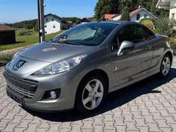 Lack grau ermitage/metallic Gebraucht 2018 Peugeot 207 CC Roland Garros Cabrio | 5.990 € (Guter Preis)