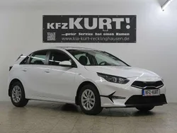 Weiß Neu 2025 Kia Ceed Limousine | 22.990 € (Guter Preis)