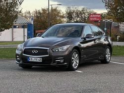 Braun Gebraucht 2014 Infiniti Q50 Limousine | 10.600 € (Etwas zu teuer)