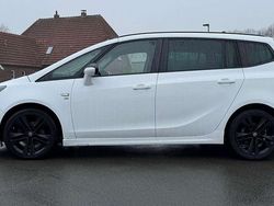 Weiß Gebraucht 2016 Opel Zafira Tourer drive Van / Kleinbus | 4.000 € (Superpreis)