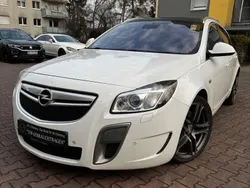 Weiß Gebraucht 2011 Opel Insignia OPC Kombi | 10.490 € (Fairer Preis)