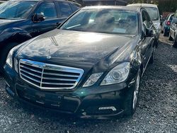 Schwarz Gebraucht 2009 Mercedes E200 Limousine | 10.900 € (Fairer Preis)