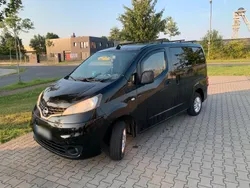 Schwarz Gebraucht 2010 Nissan Evalia Van / Kleinbus | 4.450 €