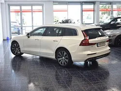 Ice white Gebraucht 2022 Volvo V60 Inscription Kombi | 25.470 € (Guter Preis)