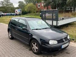 Schwarz Gebraucht 1998 VW Golf IV Kleinwagen | 900 € (Fairer Preis)