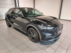 Schwarz Gebraucht 2022 Ford Mustang Mach-E Extended Range SUV | 30.390 € (Etwas zu teuer)
