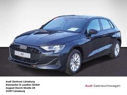 Manhattangrau metallic Gebraucht 2024 Audi A3 Sportback Ambiente Limousine | 27.499 € (Superpreis)