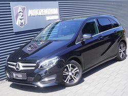 Kosmosschwarz metalliclack Gebraucht 2017 Mercedes B200 Van / Kleinbus | 17.990 € (Fairer Preis)