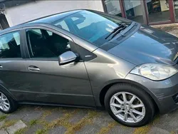 Grau Gebraucht 2010 Mercedes A160 Limousine | 2.750 € (Fairer Preis)