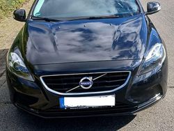 Schwarz Gebraucht 2015 Volvo V40 You! Kombi | 7.900 € (Fairer Preis)
